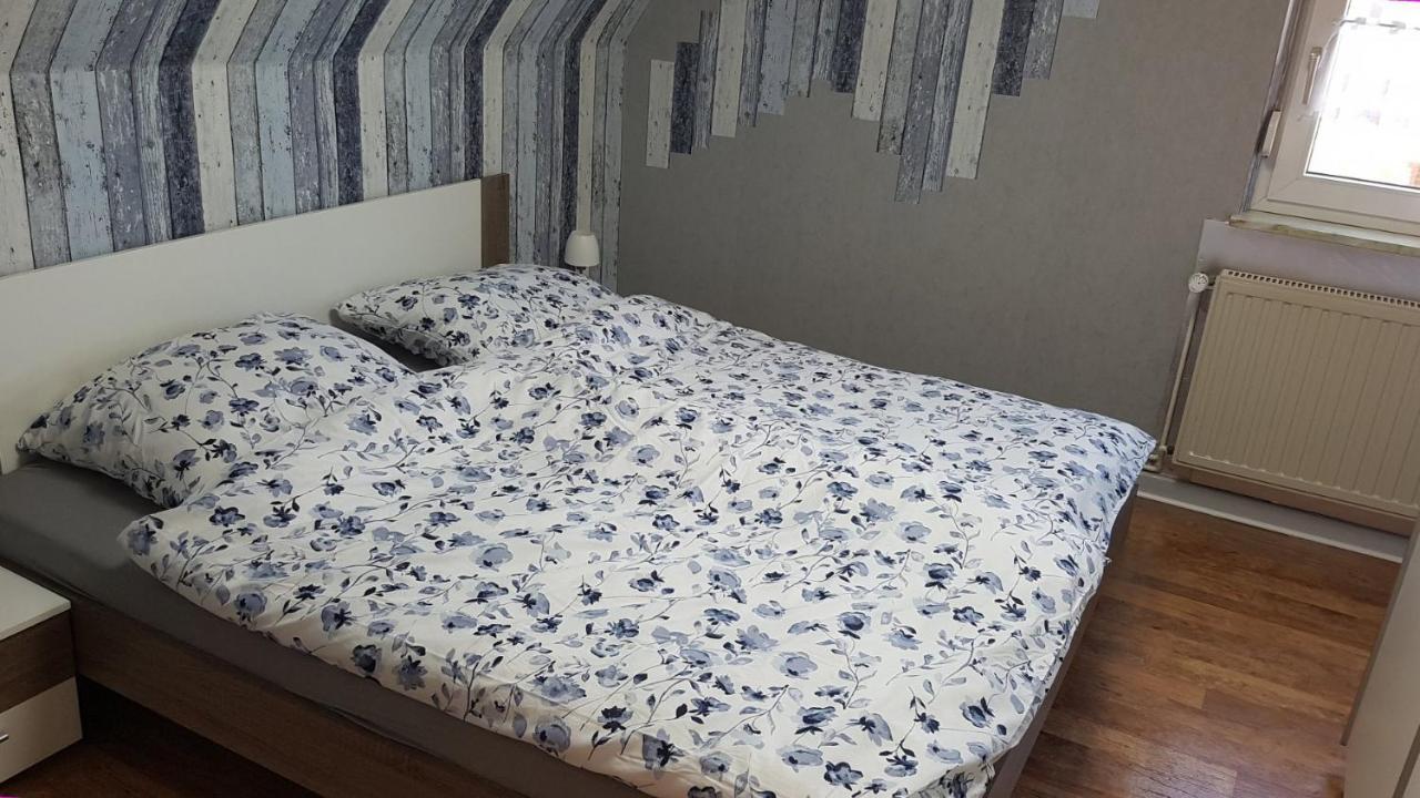 Seehund-Lilly Wilhelmshaven Ngoại thất bức ảnh
